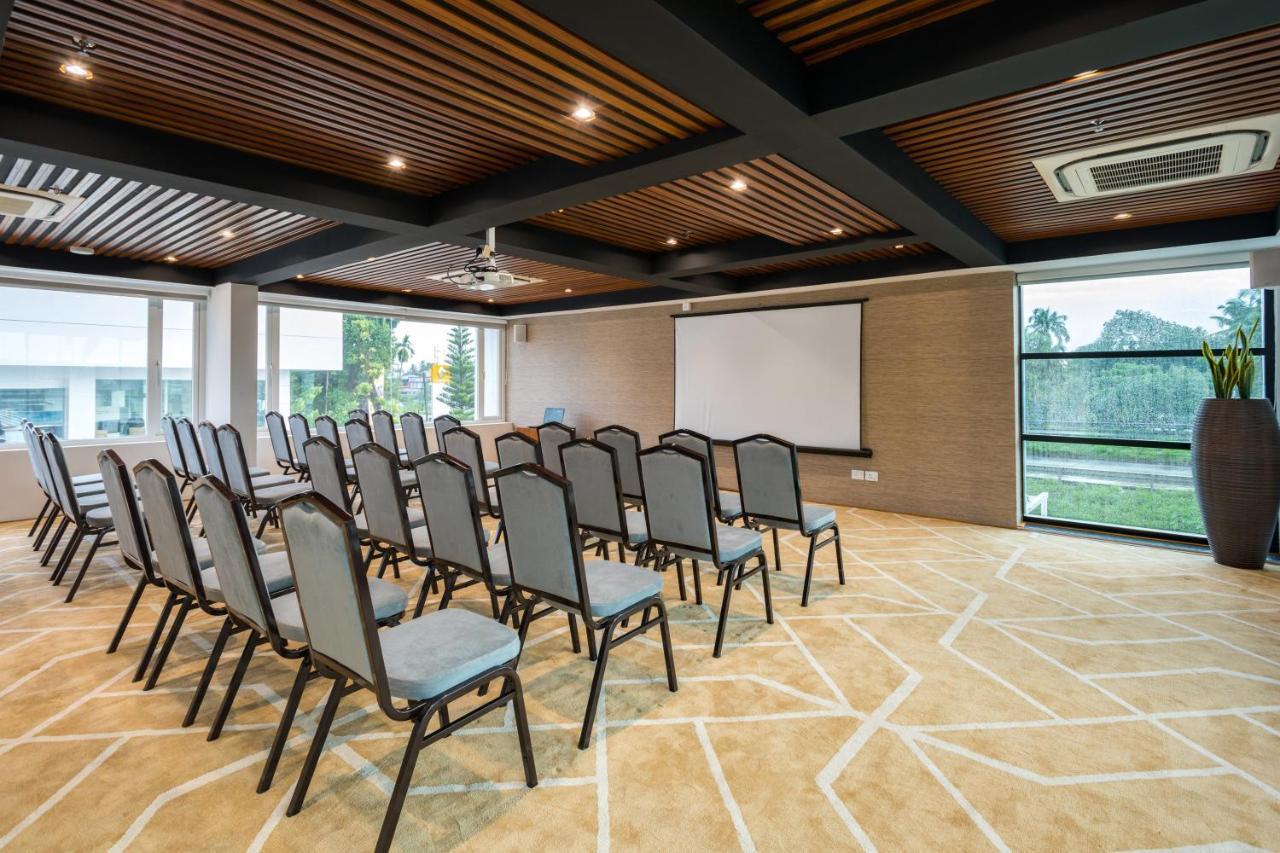 ชูการ์ บิสซิเนส โฮเต็ล Hotel Kochi ภายนอก รูปภาพ
